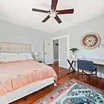 Cozy Up In 5Br Apt Near Charming Oak Square