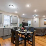 233-1 New! Spring Escape - Cozy Boston Apt Gem