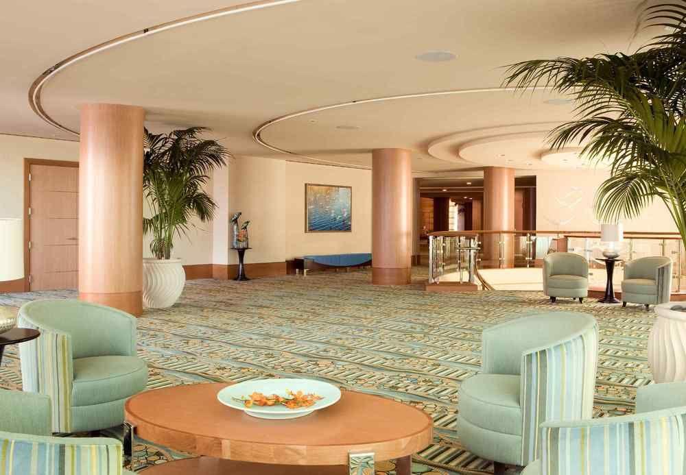 Renaissance Seaport District 4*