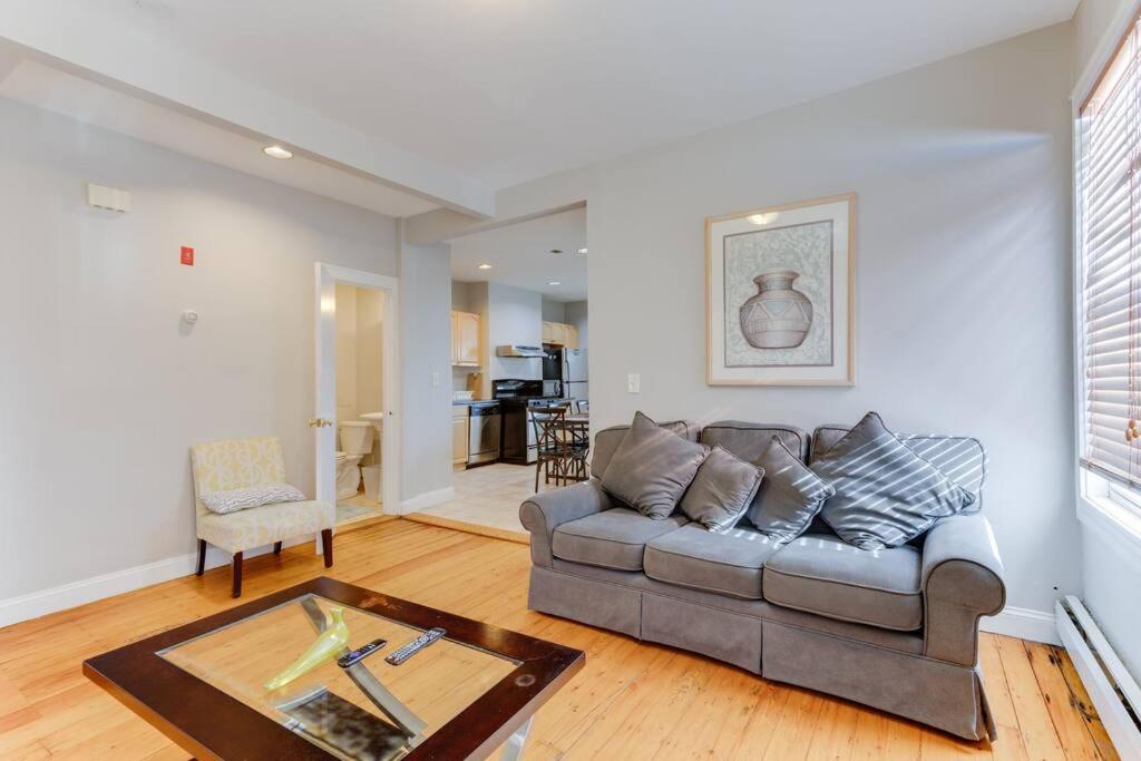 New! Near Mbta, 3mi To Fenway ! Apartamento *