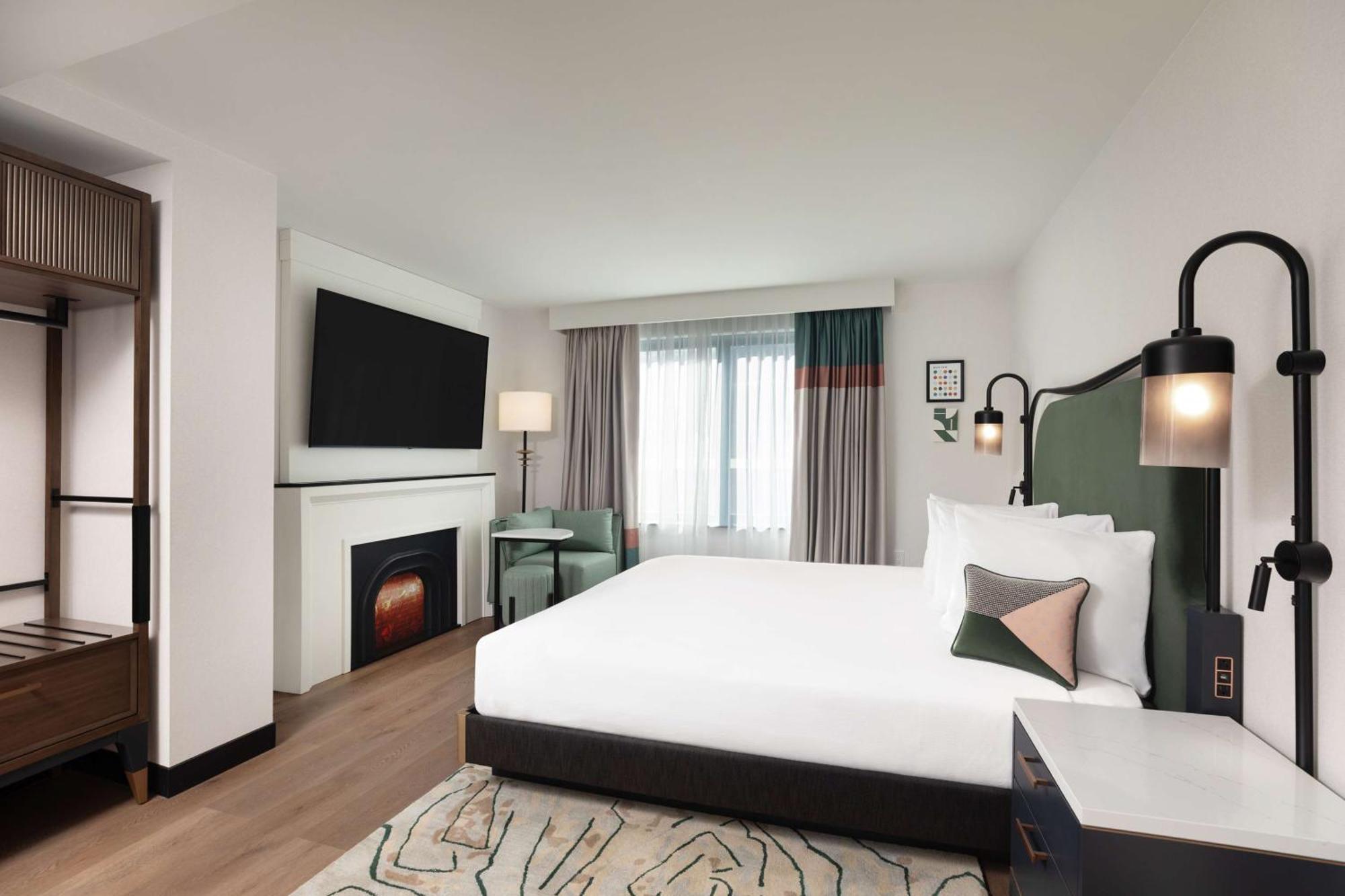 Pennyweight Boston, Curio Collection By Hilton