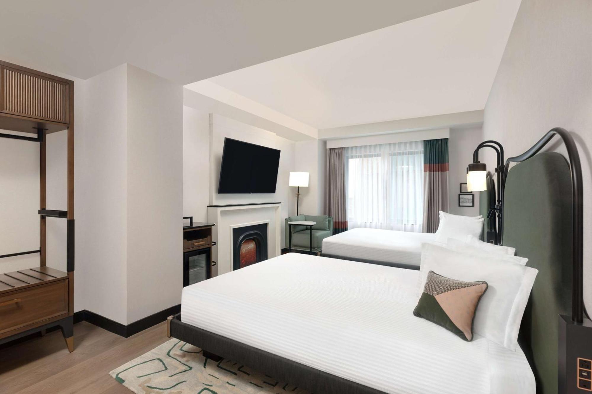 Pennyweight Boston, Curio Collection By Hilton 4*