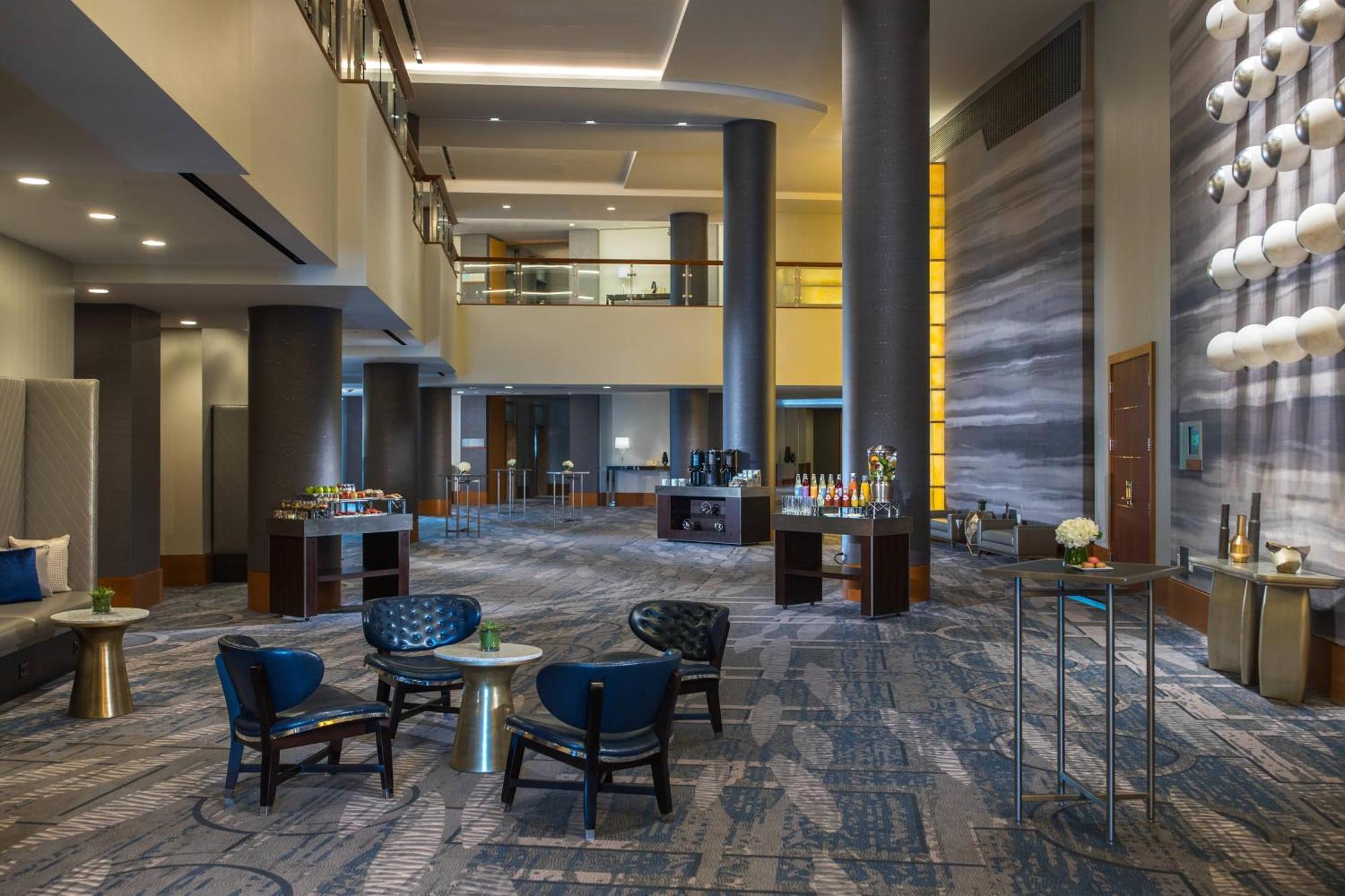 Renaissance Seaport District 4* Boston