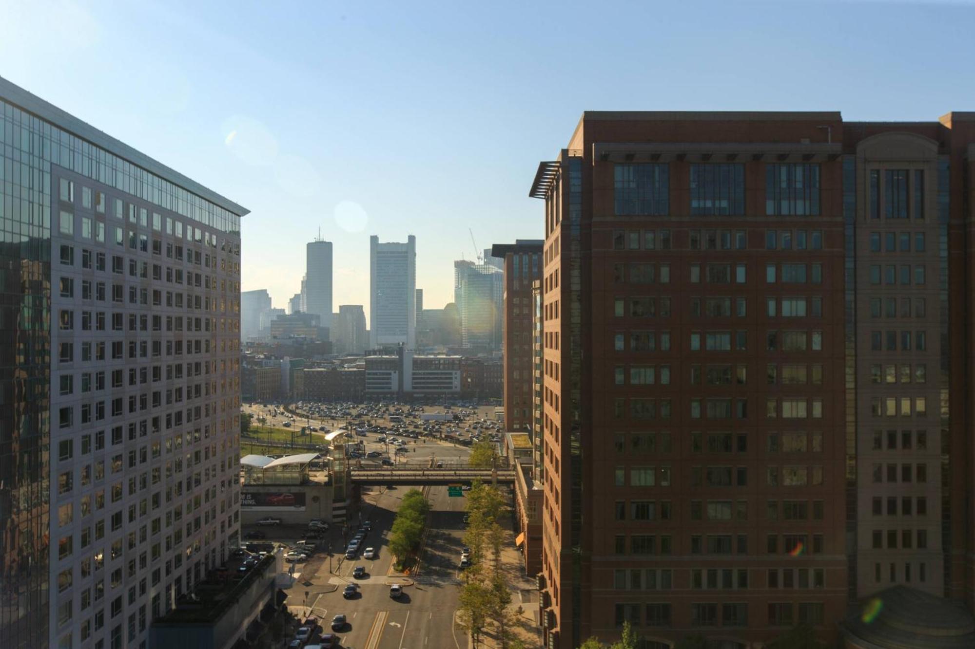 Renaissance Seaport District 4*