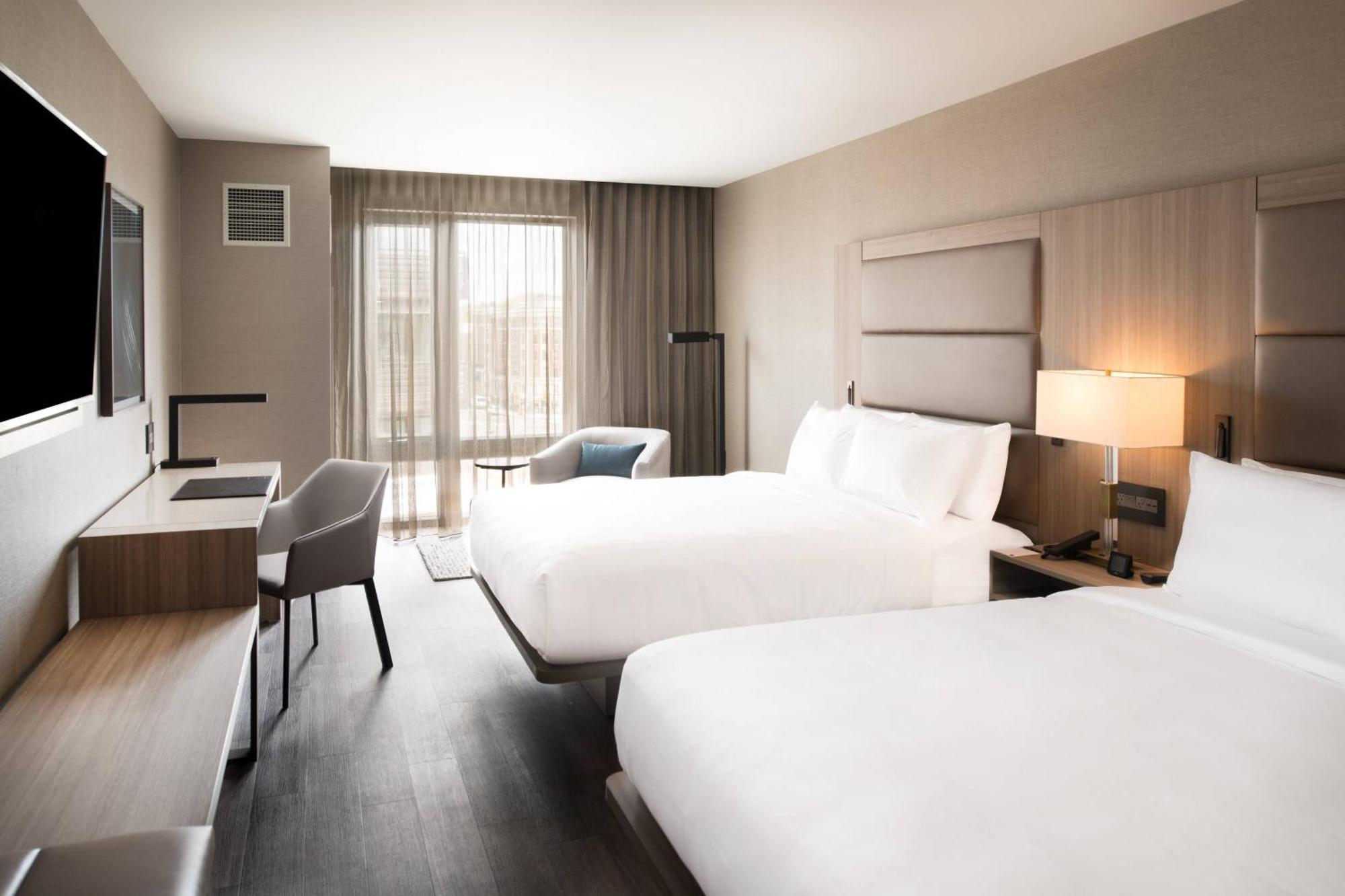 Hotel Ac By Marriott Cleveland Circle Boston