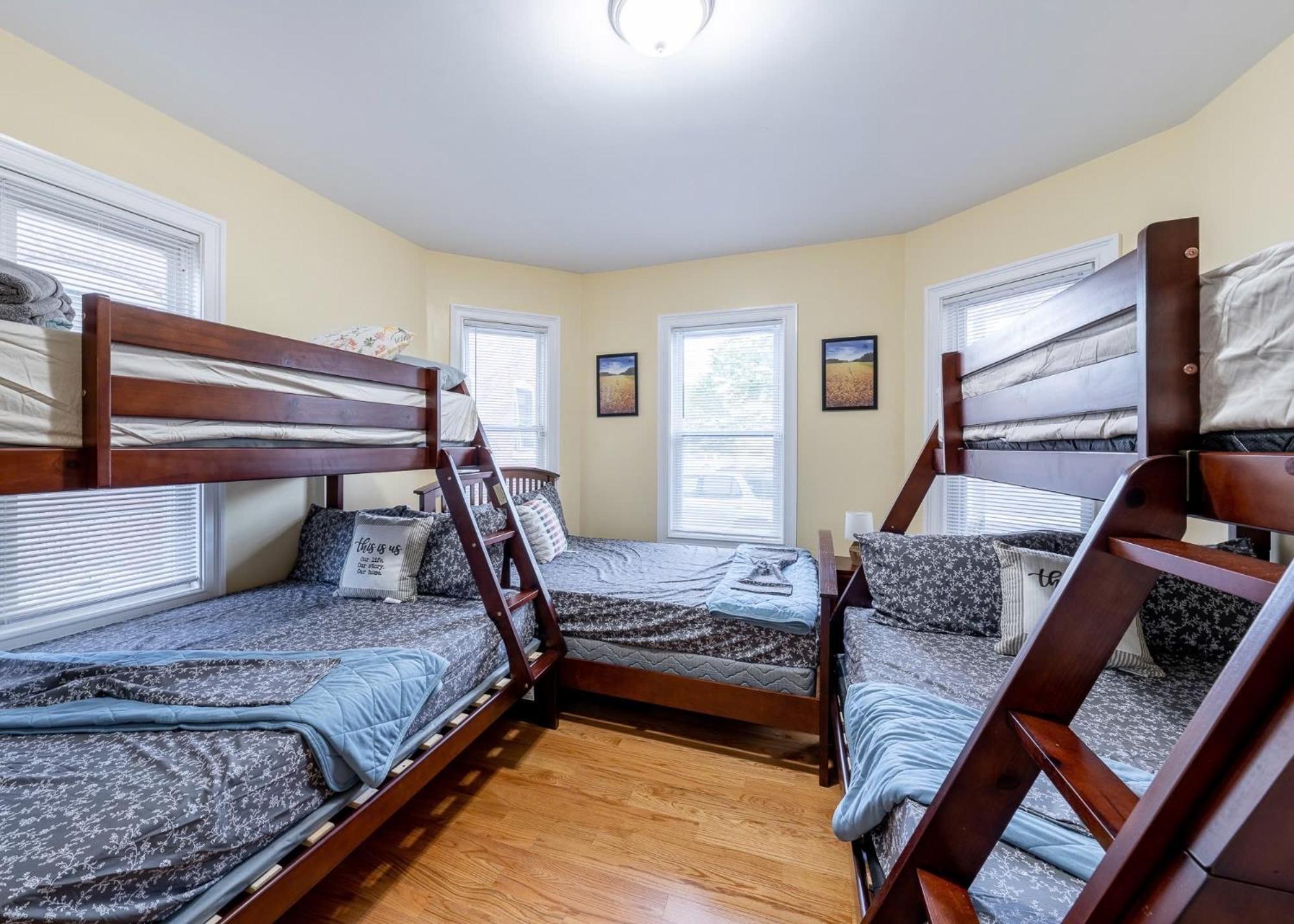 233-1 New! Spring Escape - Cozy Gem * Boston