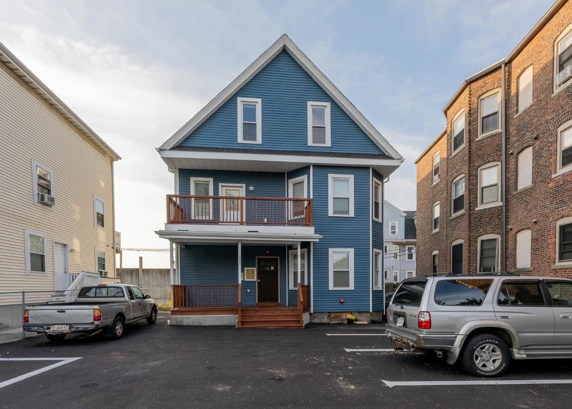 233-1 New! Spring Escape - Cozy Gem Apartment Boston