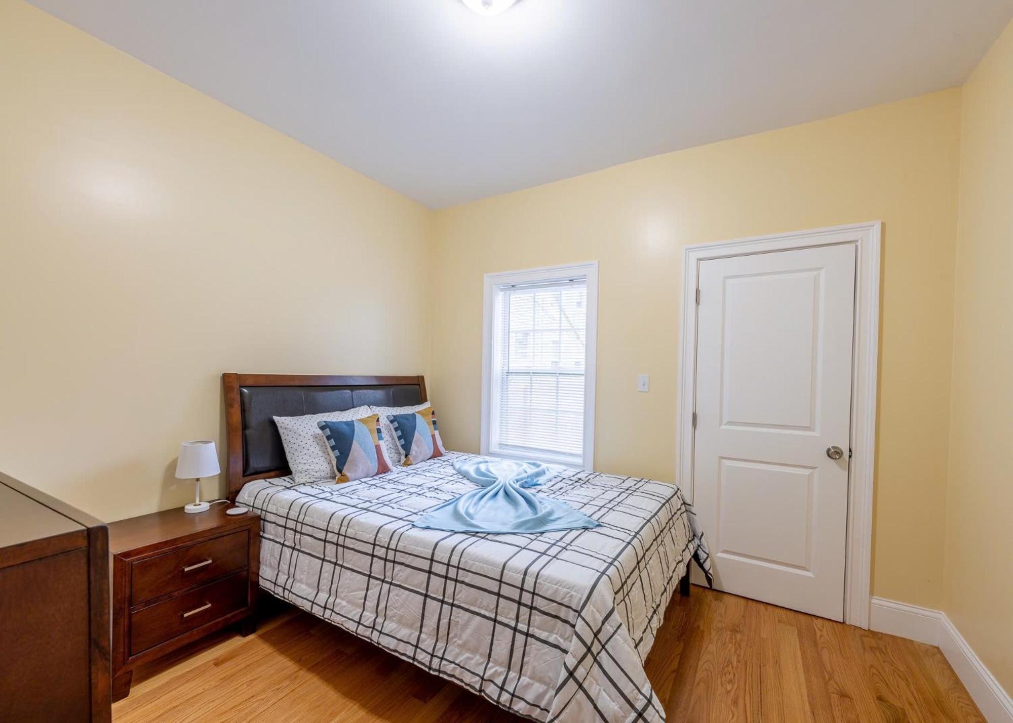 233-1 New! Spring Escape - Cozy Gem * Boston