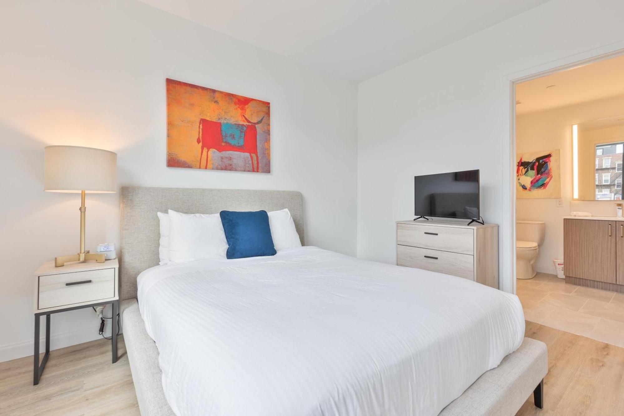 Gorgeous Heart Of Downtown Apartment