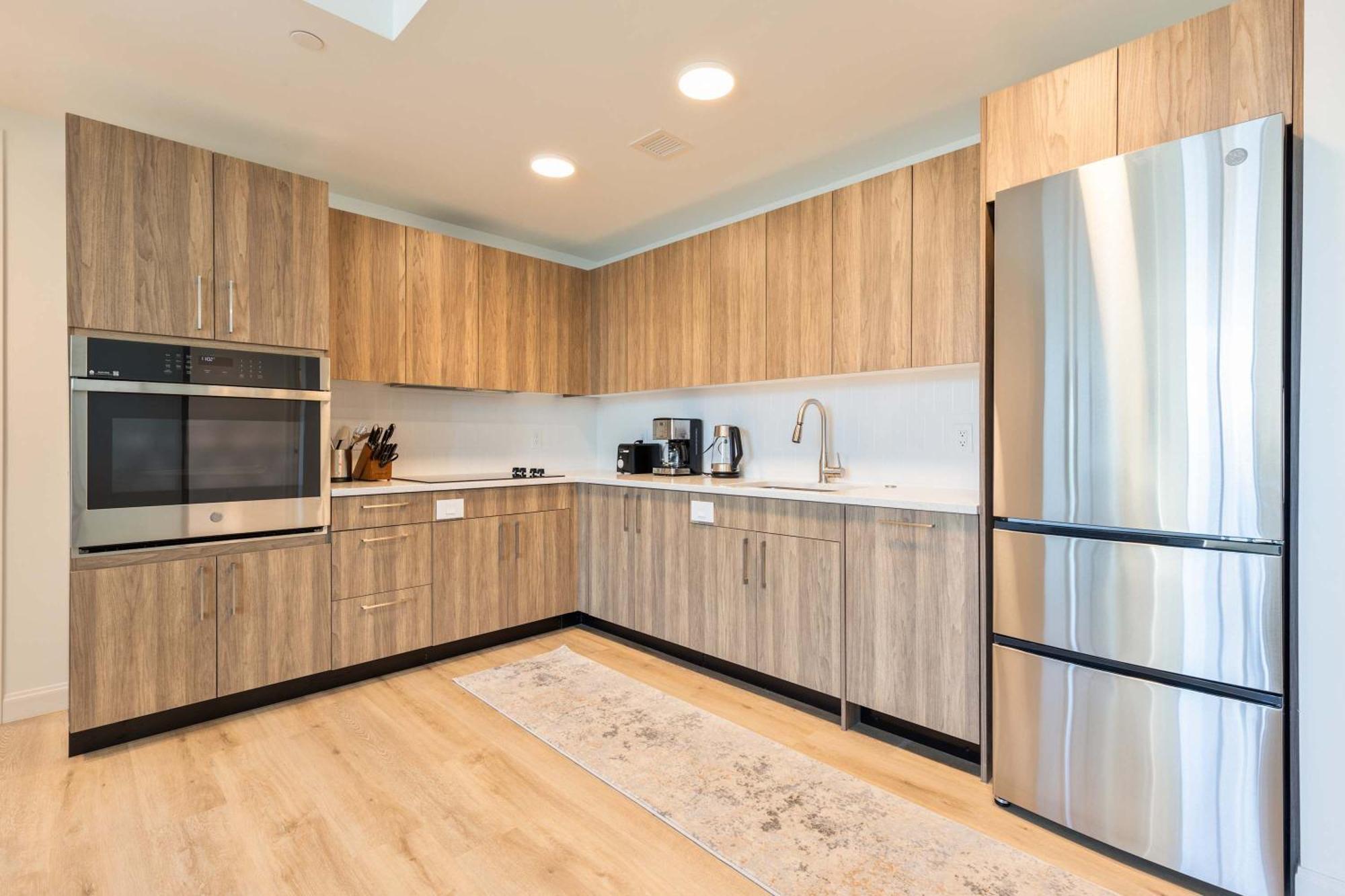 Apartment Gorgeous With Kitchen-idl-451 Boston