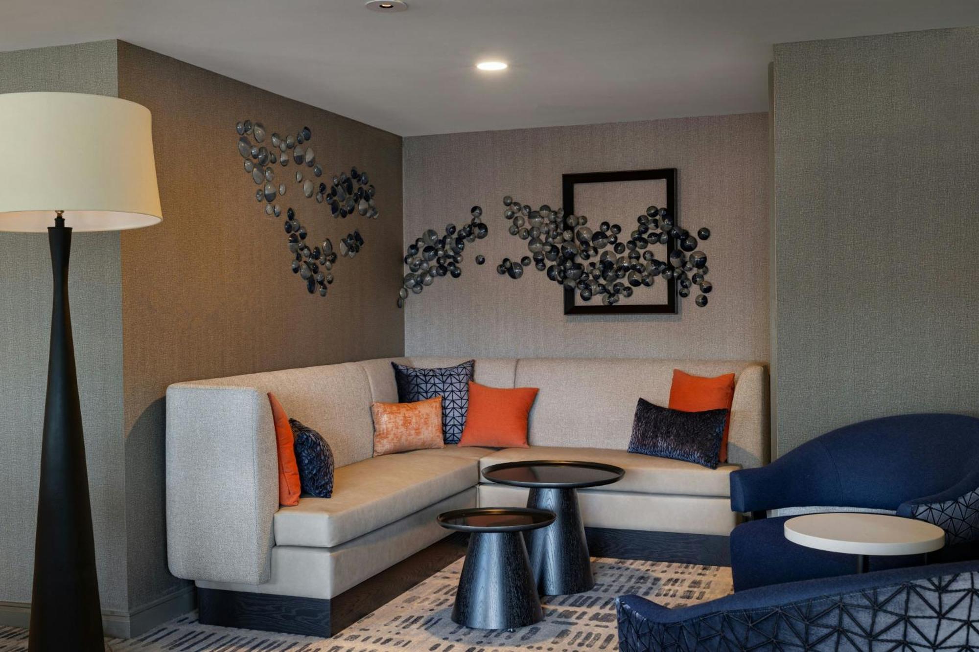 Hotel Renaissance Seaport District