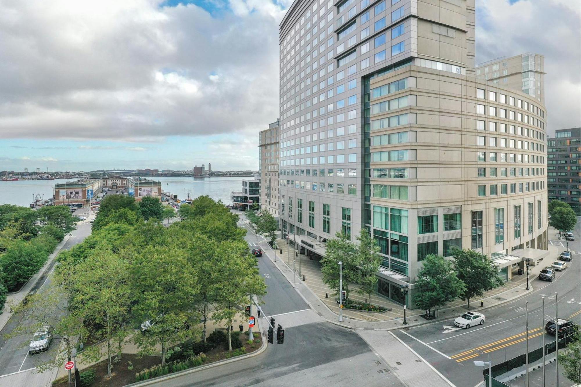 Hotel Renaissance Seaport District