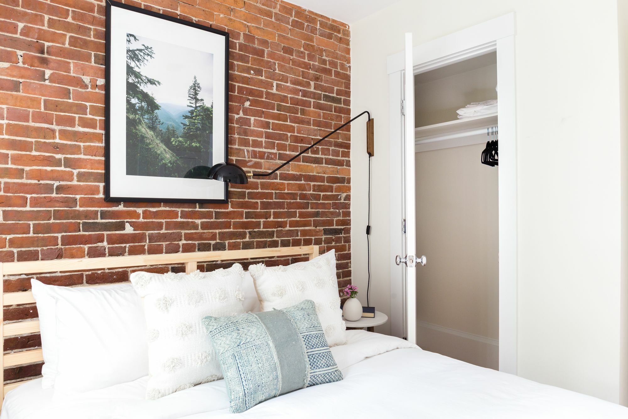 Chic 2br In South End By Sonder
