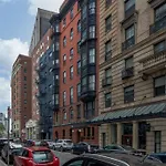 Simple Furnished Studio In The Heart Of Boston