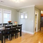 Renovated 4Br3Ba Escape - Near Public Transportation