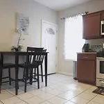 5Br Triple Decker Apartment - 15 Mins To City