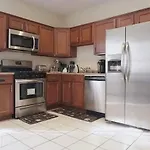 5Br Triple Decker Apartment - 15 Mins To City