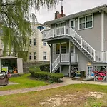 Boston Duplex With Foosball Table 11 Mi To Downtown