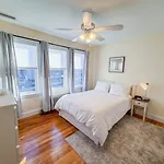 Spacious 3 Bed, In Unit Laundry, Central Air