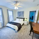 Spacious 3 Bed, In Unit Laundry, Central Air