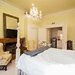Back Bay Efficiency Unit, Pvt Bath, Kitchenette
