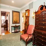 Back Bay Efficiency Unit, Pvt Bath, Kitchenette