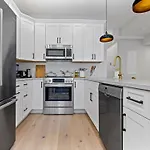 5Br 3Bath 6Beds Boston Home