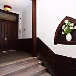 Stylish Newbury Street Studio, #4