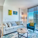 Luxury Apt With City Views - Hub-2310