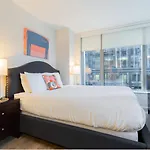 Chic Apt Seaport - Alx-715