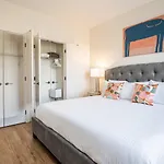 Seaport Apt With City Views - Alx-1512