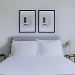 Blueground Longwood 2Bd Apartment Bos-1111