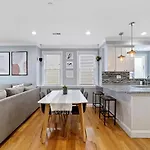 Modern Luxury Steps From Zoo & Golf Course