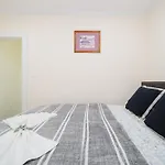 76 Carruth - 4Br Cozy And Lovely Apt