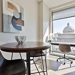 Luxury Apt Near Prudential Center - 30-804