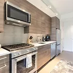 Luxury Apt Near Prudential Center - 30-804