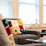 30-1 New! Full Comfort - Spacious 1St-Floor Apt