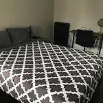 Homestay In Boston - Dorchester Fields Corner Area