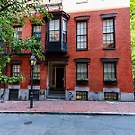 Charming & Stylish Studio On Beacon Hill #2
