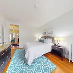 2Br Retreat Near Boston College & Longwood