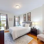2Br Retreat Near Boston College & Longwood