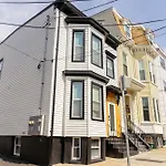 Modern East Boston 2 Bed 2 Bath