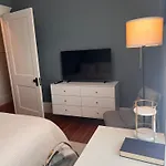 Cozy Private Room Fully Furnished In Boston