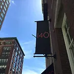Hotel 140