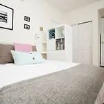 Vibrant Studio In Back Bay By Sonder