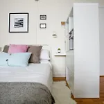 Vibrant Studio In Back Bay By Sonder