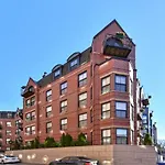Global Luxury Suites At Back Bay