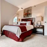 Global Luxury Suites At Back Bay