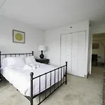 Bright 2Br In Brookline By Sonder