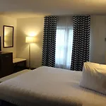 Constitution Inn